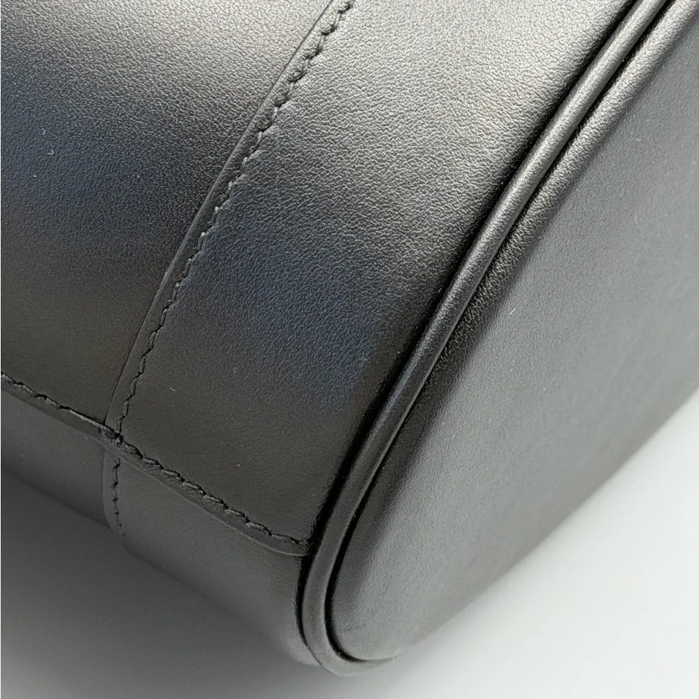 Ferragamo Black Leather Tote with Gold Tag and Pouch - Picture 14 of 14